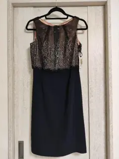 エレガントなレース装飾パーティードレス