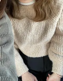 ベージュ Vネック 長袖 ニットセーター