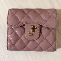 ピンク エナメル キルティング 折り財布のサムネイル
