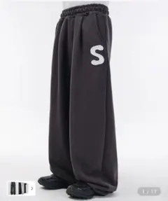 scallywag タグ付き ロゴアプリケスウェットパンツ[チャコール]