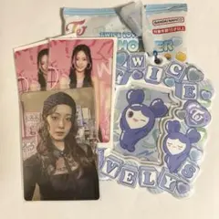 TWICE　LOVELYS　カードホルダー・トレカセット　ツウィ