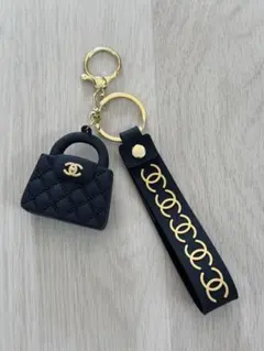 CHANEL ブラック キーホルダー 新品】シャネル キーホルダー ノベルティ ブラック - メルカリ