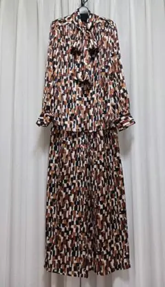 DoCLASSE 総柄 ブラウス&ワイドパンツ セットアップ