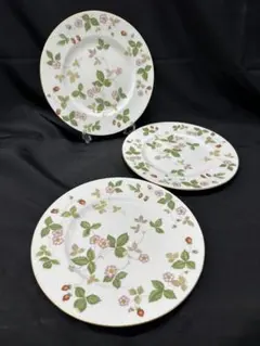 ① 【USED】WEDGWOOD ワイルドストロベリー　プレート　27cm 3P