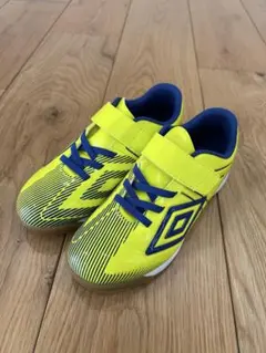 アンブロ　屋内用サッカートレーニングシューズ　19.5cm