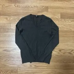 ユニクロ　カシミヤVネックセーター