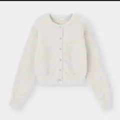 GUのシャイニークルーネックカーディガン