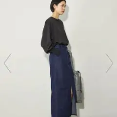 シテン　ダークブルー ラメデニムタイトスカート スリット入りのサムネイル