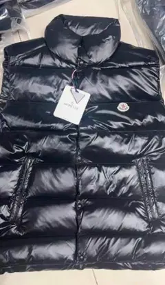 MONCLER ブラック ダウンベスト