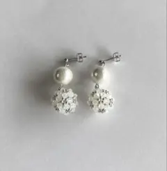コットンパールと花編みボールピアス★ホワイトオパール