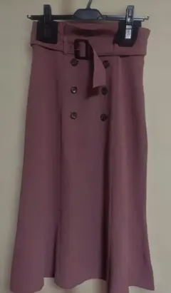 膝下スカート赤紫