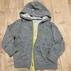 カラフル模様のグレー パーカー　サイズ4Ｔ