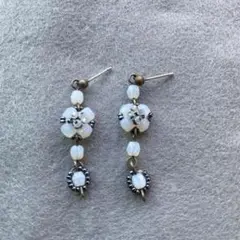 ホワイトビーズピアス