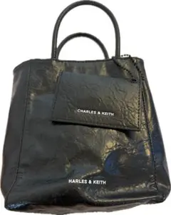 CHARLES & KEITH ブラックハンドバッグ