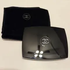 シャネル　ファンデーションケースのサムネイル