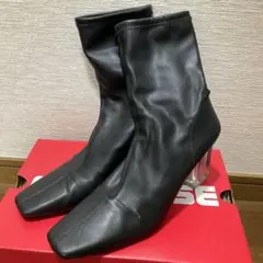 23.5cm ZARA 7cm黒ブーツ クリアヒール　ブラック　フェイクレザー