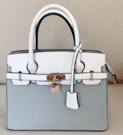 鍵付きトートバッグ