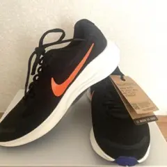 新品未使用NIKEナイキランニングシューズ25cm黒レボリューション7