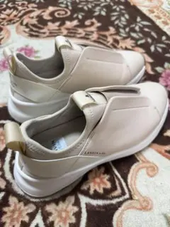 LANVIN ベージュ スニーカー 230サイズのサムネイル