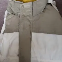 GU フード付きマウンテンパーカー ホワイト/カーキ