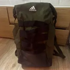 adidas オリーブグリーン リュック・バックパック