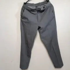 ユニクロ グレー スリムフィット カジュアルパンツ