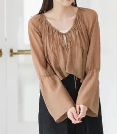 カスタネ シャーリングシアーブラウス ブラウン