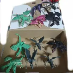 恐竜　ミニドラゴンフィギュア