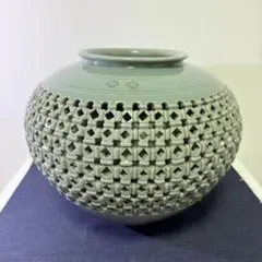 青磁 壺 壷 錫雲 オブジェ 花器 古物 陶器 透かし彫り アンティーク 古