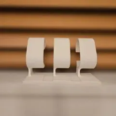 【白い】プラスチック製時計スタンド 3個