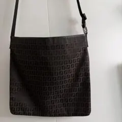 FENDI ズッカ柄 ショルダーバッグ サコッシュ 大型 フェンディのサムネイル