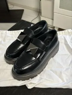 VALENTINO ヴァレンティノ 23AW ロックスタッズクリーパー - メルカリ