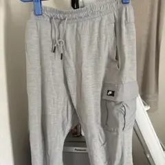 NIKEグレー ジョガーパンツ ポケット付き