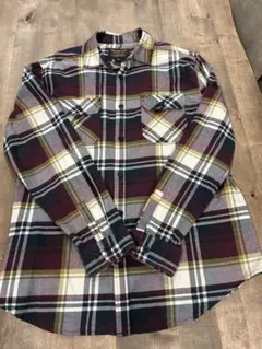 ワインレッド シャツ