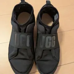 【UGG】スニーカー　スリッポン