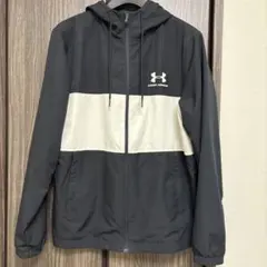 UNDER ARMOUR フード付きウィンドブレーカー