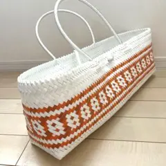 ヨガ用　編み込みかごバッグ ホワイトとオレンジ