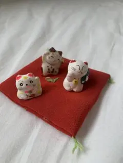 幸運の招き猫3体かわいい招き猫 1個ずつでも購入可能です♪コメントくださいませ♪のサムネイル
