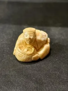 江戸根付 人物図 縞模様天然材質 手彫り 青功作 古美術 時代物 蒐集家放出