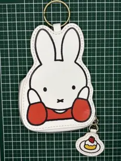ミッフィー　チャーム　コインケース　ほおづえ　キーホルダー　ポーチ　Miffy