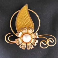 【新品未使用】透けるリーフゴールドカラーブローチ