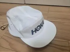 ホカオネオネ　ランニング　キャップ　ホワイト