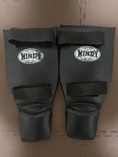 WINDY レガース　キックボクシング　ムエタイ　ブラック Mサイズのサムネイル