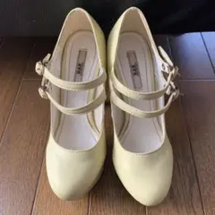 R&E 薄黄色　パンプスのサムネイル