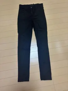 ユニクロ　ウルトラストレッチジーンズ　黒