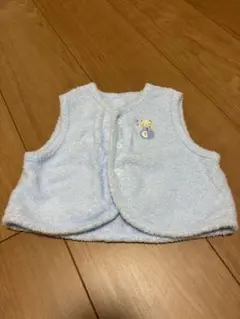 ゆ*う様 ファミリア　水色 ベビーベスト クマ刺繍