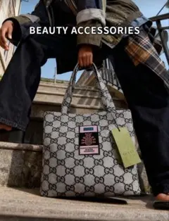 GUCCIロゴキャンバストートバッグ ノベルティーのサムネイル