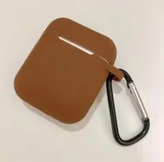 AirPods 用 シリコンカバー  第二世代対応 カラビナ付き ブラウン