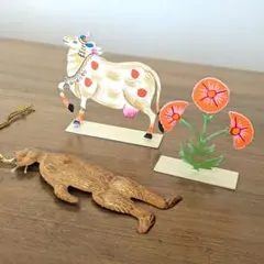ウシと花とクマ　オーナメント3点セット　インド製