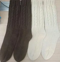 (新品．未使用)ルームソックスケーブル編み ニット 2色セット(秋冬用)のサムネイル